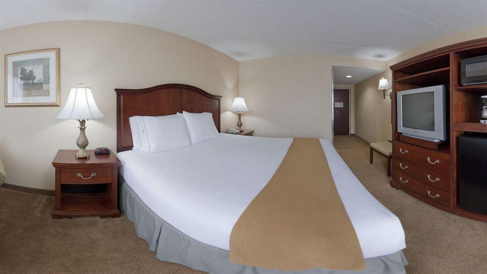 Fairfield Inn & Suites By Marriott Bridgewater Branchburg/Somerville Екстериор снимка