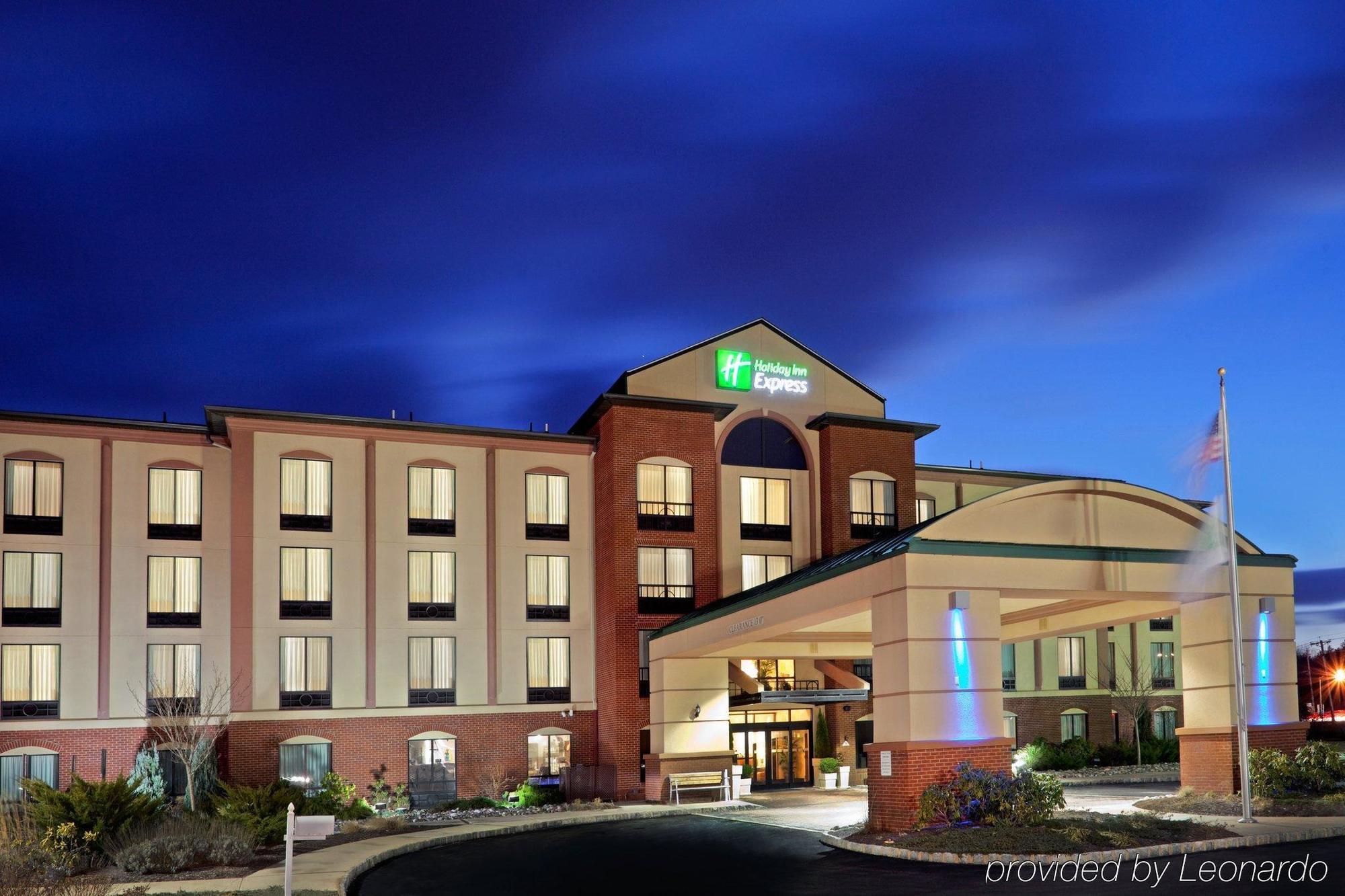 Fairfield Inn & Suites By Marriott Bridgewater Branchburg/Somerville Екстериор снимка